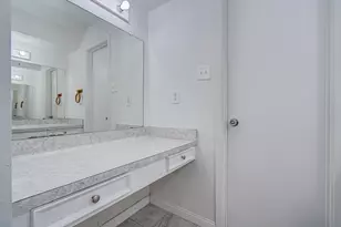 8820 Bissonnet St, Houston, TX 77074 - Photo 14