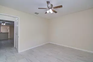 8820 Bissonnet St, Houston, TX 77074 - Photo 24