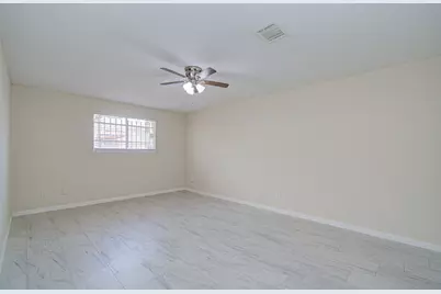 8820 Bissonnet Street, Houston, TX 77074 - Photo 12