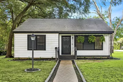 2423 Meadow Lane, La Marque, TX 77568 - Photo 1