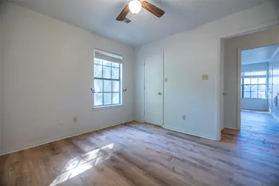 218 N Franklin Avenue, Cleveland, TX 77327 - Photo 20