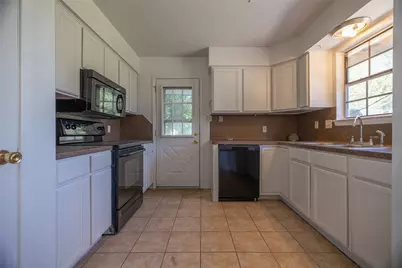 218 N Franklin Avenue, Cleveland, TX 77327 - Photo 16