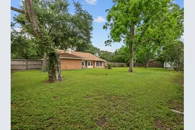 1613 S Hood Street, Alvin, TX 77511 - Photo 34