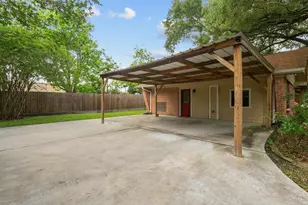 1613 S Hood St, Alvin, TX 77511 - Photo 6