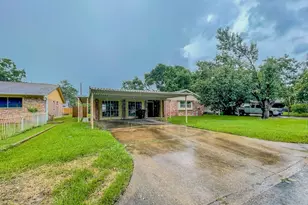 7219 Willowtex Dr, Houston, TX 77396 - Photo 2