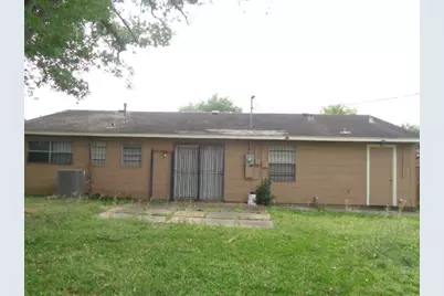 4002 Cloverbrook Drive, Houston, TX 77045 - Photo 18