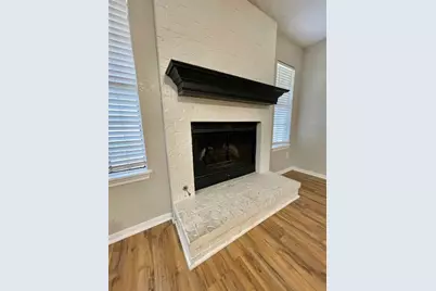 809 Manor Drive, Angleton, TX 77515 - Photo 10