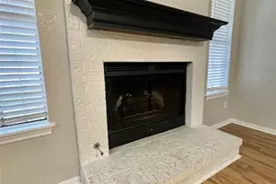 809 Manor Dr, Angleton, TX 77515 - Photo 10