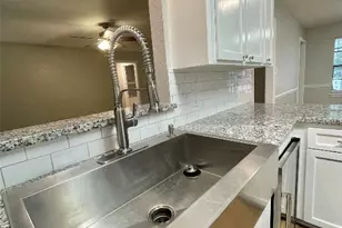 809 Manor Dr, Angleton, TX 77515 - Photo 18