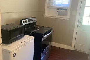 1412 15th St, Huntsville, TX 77340 - Photo 10