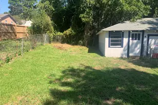 1412 15th St, Huntsville, TX 77340 - Photo 18