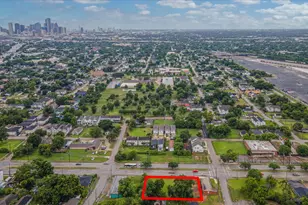 2016 Lockwood Dr, Houston, TX 77020 - Photo 1