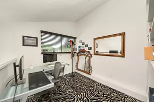 9512 Windswept Ln, Houston, TX 77063 - Photo 26