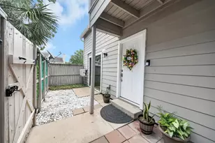 9512 Windswept Ln, Houston, TX 77063 - Photo 1