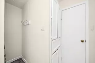 9512 Windswept Ln, Houston, TX 77063 - Photo 8