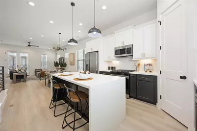 7805 Amelia Road #B, Houston, TX 77055 - Photo 12