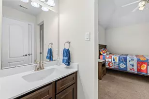 15326 Icet Crk Ave, Mont Belvieu, TX 77523 - Photo 34