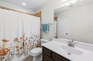 15326 Icet Crk Ave, Mont Belvieu, TX 77523 - Photo 36