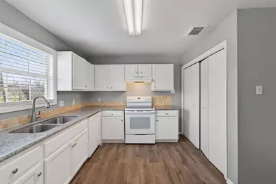 2302 Abernathy Street, Houston, TX 77026 - Photo 8