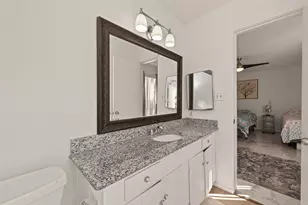 2201 Fountain View Dr, Houston, TX 77057 - Photo 18