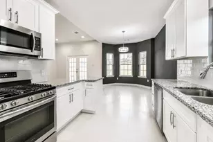 4847 Sunflower St, Houston, TX 77033 - Photo 2