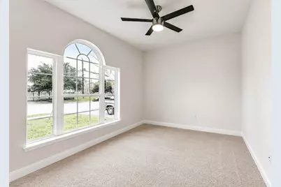 4847 Sunflower Street, Houston, TX 77033 - Photo 8
