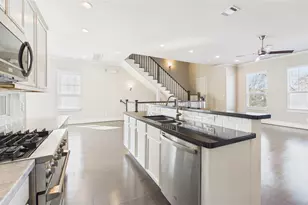 2724 Rutland St, Houston, TX 77008 - Photo 14