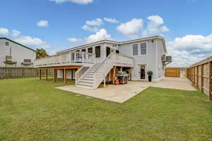 2006 Sydnor Ln, Galveston, TX 77554 - Photo 40