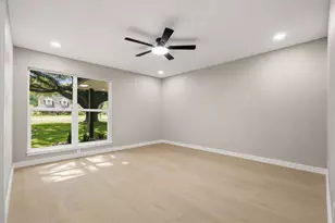 30706 McKinney Dr, Tomball, TX 77375 - Photo 20