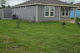 2724 Avenue D, San Leon, TX 77539 - Photo 10