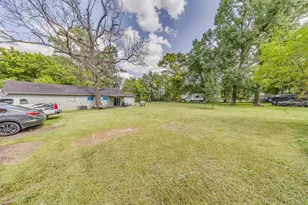 1725 Strawn Rd, Houston, TX 77039 - Photo 40