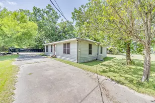 1725 Strawn Rd, Houston, TX 77039 - Photo 16