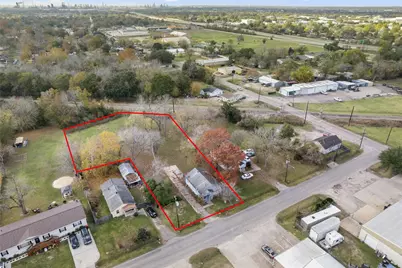 2105 Beaumont Road, Baytown, TX 77520 - Photo 16