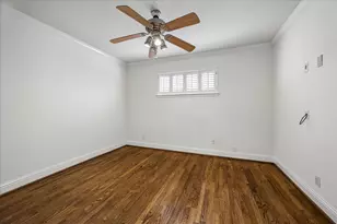 10323 Green Tree Rd, Houston, TX 77042 - Photo 28