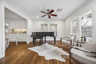 10323 Green Tree Rd, Houston, TX 77042 - Photo 16