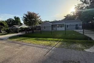 5701 Luna St, Houston, TX 77076 - Photo 46