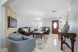 8927 Aspen Pl Dr, Houston, TX 77071 - Photo 4