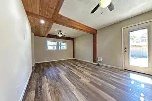 190 White Oak Cir, Point Blank, TX 77364 - Photo 12