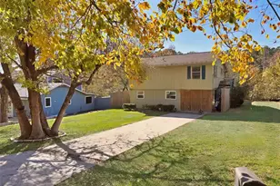 190 White Oak Cir, Point Blank, TX 77364 - Photo 1