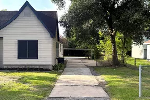 8145 Easton St, Houston, TX 77017 - Photo 2