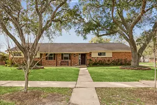 5602 Cartagena St, Houston, TX 77035 - Photo 2