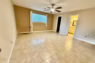 5602 Cartagena St, Houston, TX 77035 - Photo 12