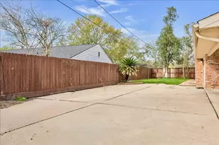 5602 Cartagena St, Houston, TX 77035 - Photo 26