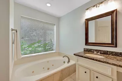 15110 Greenleaf Lane, Houston, TX 77062 - Photo 12