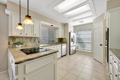 15110 Greenleaf Lane, Houston, TX 77062 - Photo 8