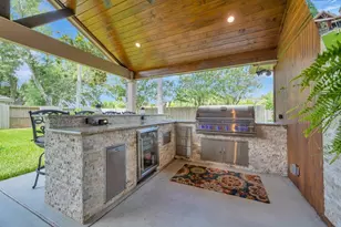 15110 Greenleaf Ln, Houston, TX 77062 - Photo 36