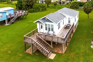 4115 Surf Dr, Galveston, TX 77554 - Photo 2