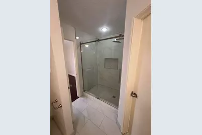 7402 Wood Bluff Boulevard, Houston, TX 77040 - Photo 12