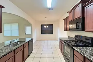 10913 Panther Ct, Houston, TX 77099 - Photo 2