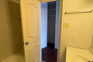 7510 Hornwood Dr, Houston, TX 77036 - Photo 8